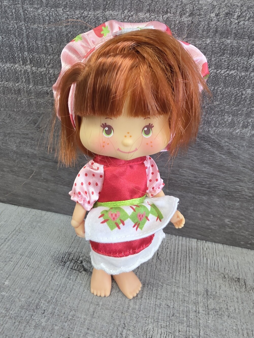Strawberry Shortcake 5.5” Fashion Doll w Outfit And Hat g50